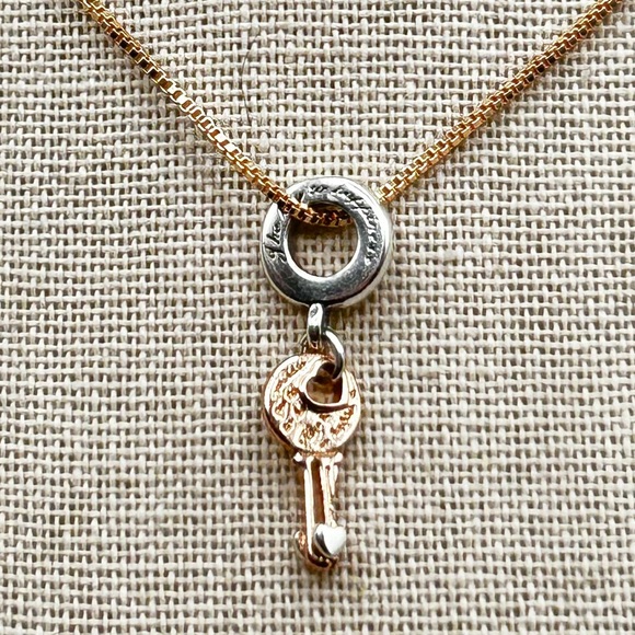 NWOT Sterling silver 18k rose gold plated key necklace pendant 18” - Picture 2 of 9